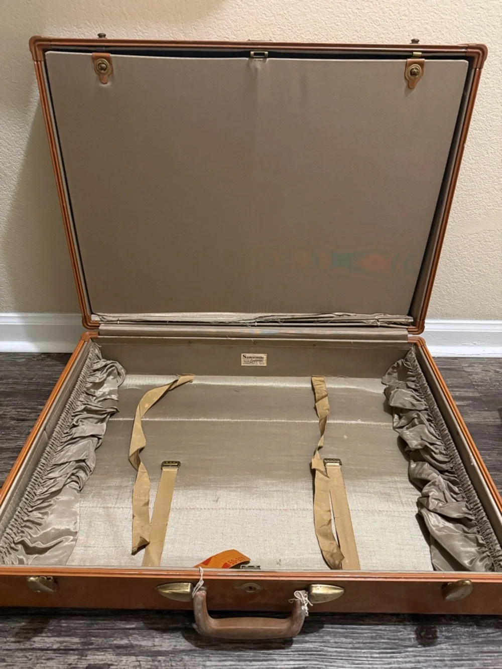 Vintage Samsonite Leather Suitcases Set - Classic Travel Luggage
